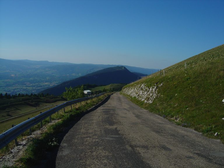 La strada finale del Grand Colombier, arrivo della tappa 7 del Tour Auvergne-Rhone-Alpes 2026
