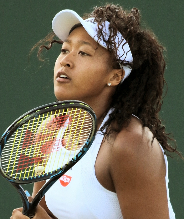 Naomi Osaka durante una partita a Wimbledon