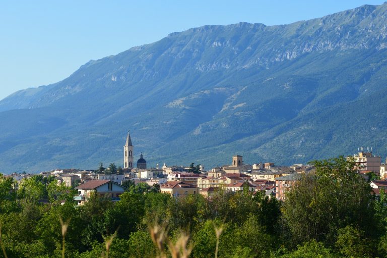 Panorama di Sulmona, partenza della tappa 7 del Giro Next Gen 2026