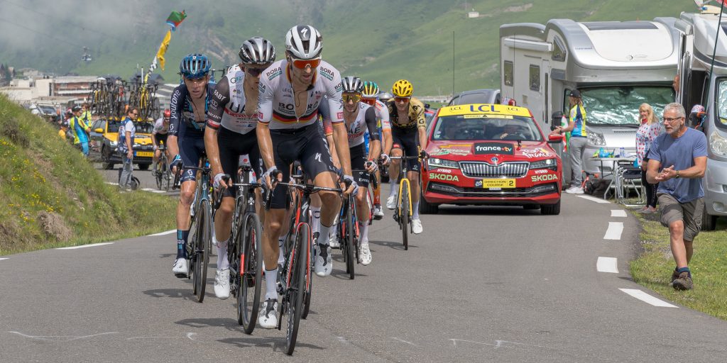 Peloton del Tour de France sul Col du Tourmalet