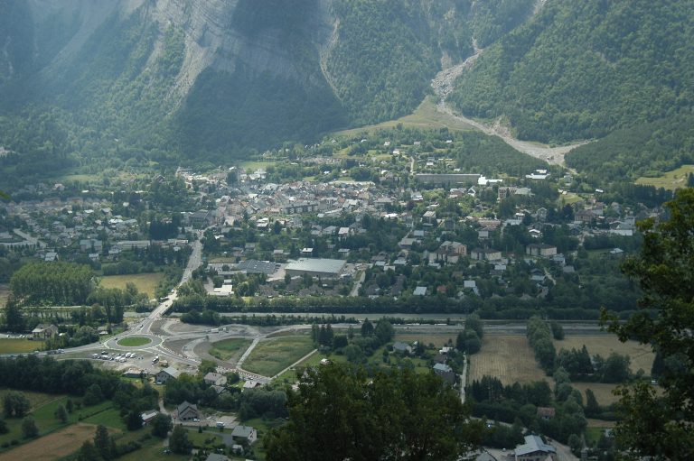 Le Bourg-d Oisans visto dalla salita dell Alpe d Huez