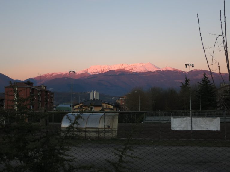 Campo Guidini di Rieti con il Terminillo sullo sfondo