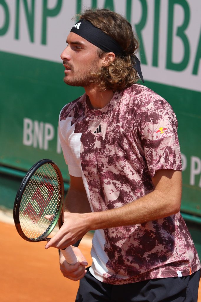 Stefanos Tsitsipas in campo a Monte Carlo