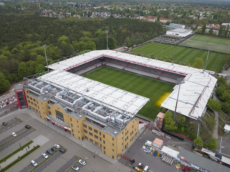 Stadion An der Alten Försterei di Berlino per Union Berlino-Cagliari