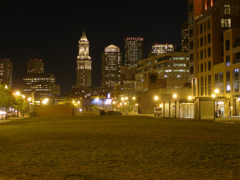 Skyline notturno di Boston