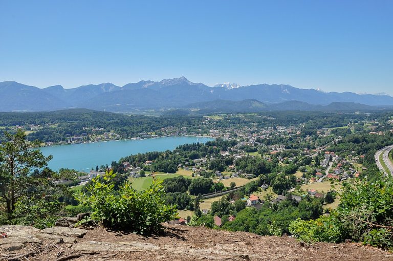 Panorama di Velden am Worthersee in Carinzia