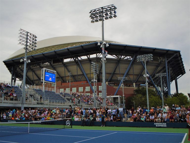 USTA Billie Jean King National Tennis Center con Arthur Ashe Stadium per lo US Open