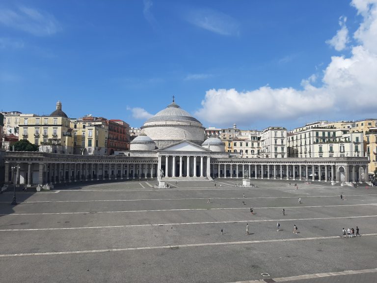 Piazza del Plebiscito a Napoli per la festa del centenario del Napoli