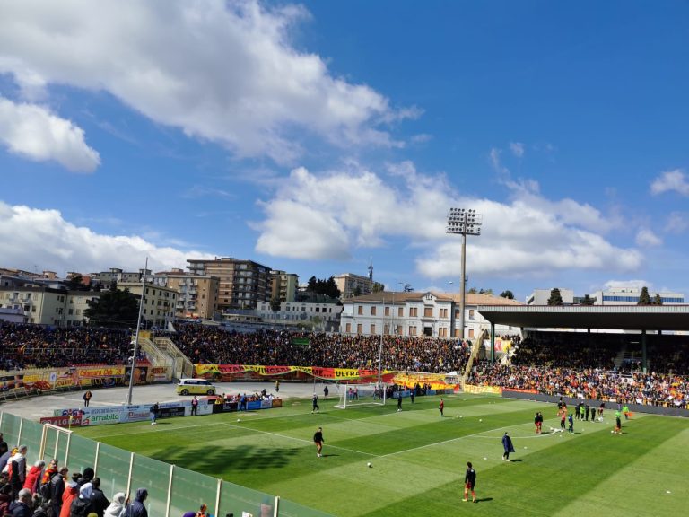 Stadio Nicola Ceravolo di Catanzaro per Catanzaro-Südtirol