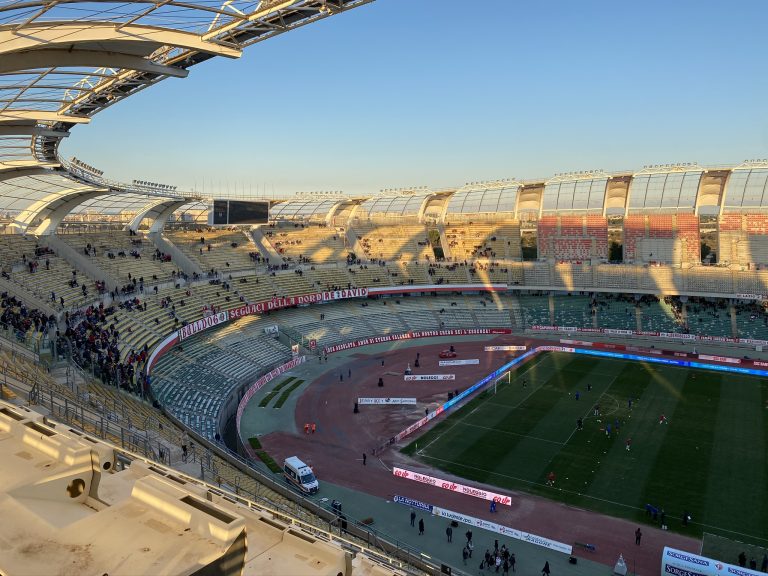 Stadio San Nicola di Bari prima di una partita