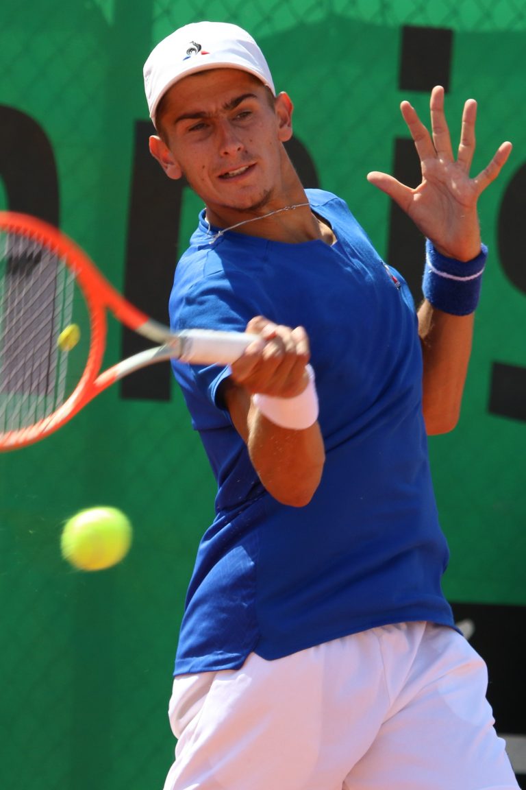 Matteo Arnaldi in campo agli Internationaux de Tennis de Blois 2022