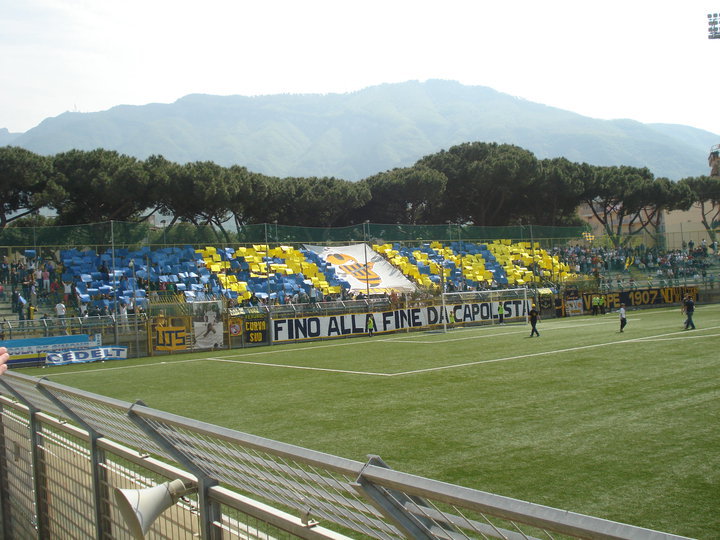 Curva Sud dello Stadio Romeo Menti di Castellammare di Stabia per Juve Stabia-Pisa