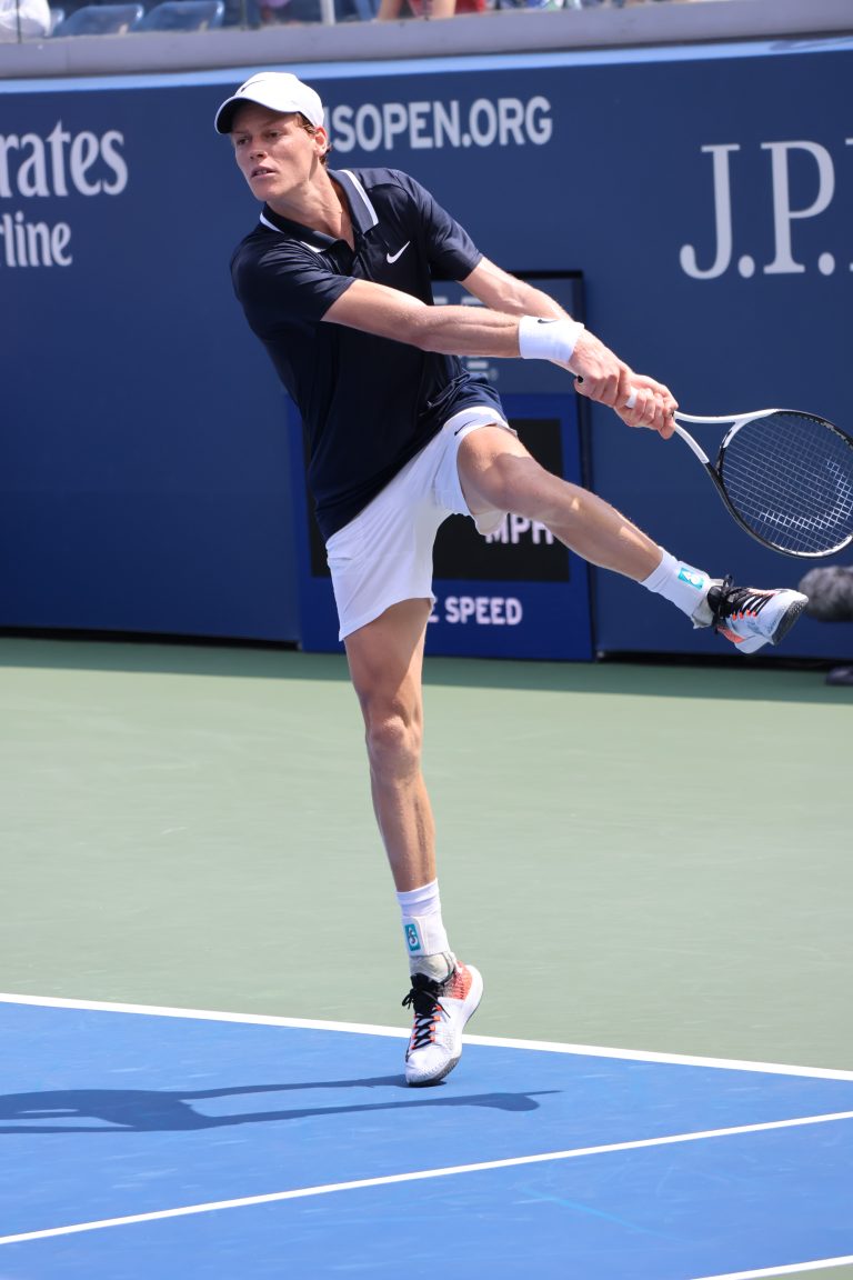 Jannik Sinner durante un allenamento allo US Open 2024