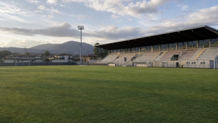 Campo di calcio per Milan Futuro-Caldiero Terme in Serie D